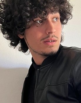 Milo Perović as Prodavac auta