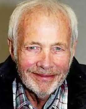 Richard Oldfield as Piers Fane