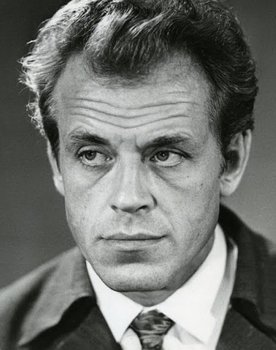 Leonhard Merzin as Father Mortimer