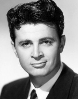 Leonard Freeman as Joe Spurgeon (as Glen Roberts)