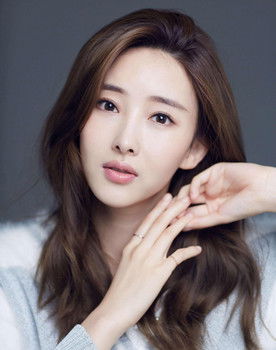 Hu Dandan as Ye Shi / Shi Luo