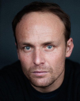 Giacomo Gex as Young Robert Thompson