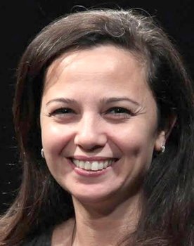 Damla Özen as 