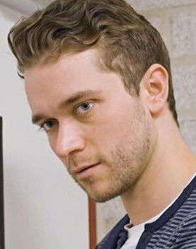 Glenn Tordeurs as Oscar - Protagonist