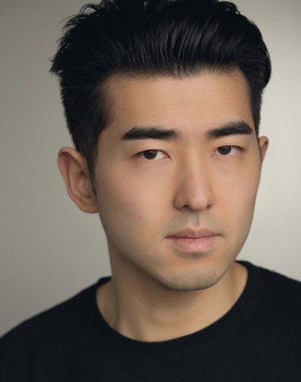 Roger King as Cheung Chun Hong