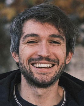 Antoine Radal as Raphaël adulte