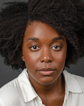 Luiza Rosa as Recepcionista Agência