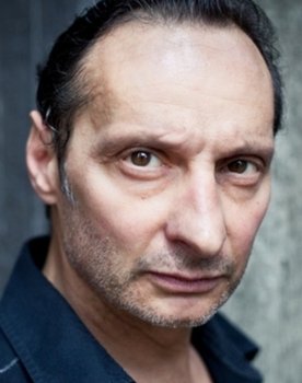 Frank Bätge as Sebastian