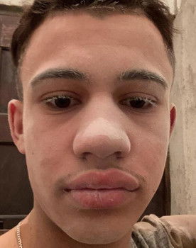 Júlyo César as Júlyo César