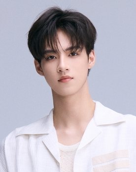 Xu Aojun as Tong Hao