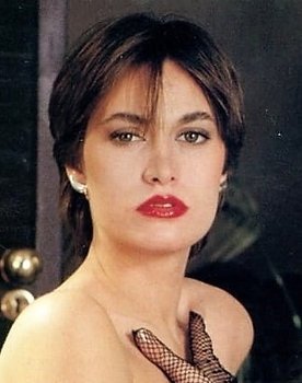 Eva Lyberten as Dependienta de tienda de ropa (as Eva Liberten)