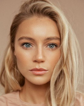 Арина Постникова