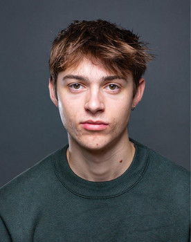 Adrien Jacks as Jean