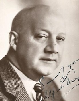 Alfred Drayton as Lord Worthing