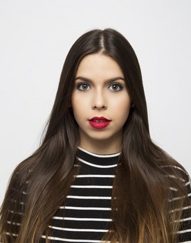 Paola Galué as Paola León