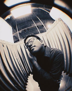 Jason Ezra Maail as Pacar Chika