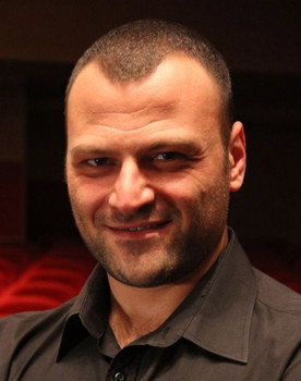 Cenk Hakan Köksal as Emrah