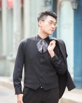 Huang Ji as Huangmei Laofo (voice)