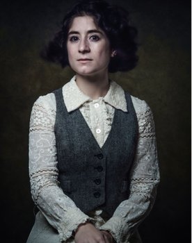 Victoria Negri as Vicki