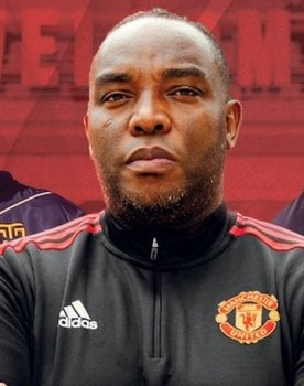 Benni McCarthy as Self