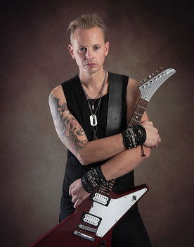 Erik Mårtensson as Himself