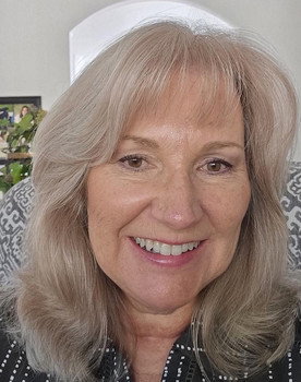 Shannon Cook as Citizen 3