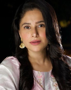 Shubhaavi Choksey as Promila Bhowmick (as Shubhavi Harshal Choksey)
