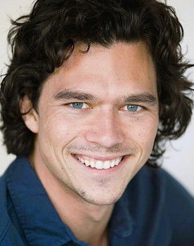 Luke Arnold