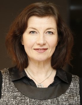 Kaija Kärkinen as Tiina