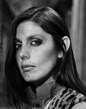 Mila Moreira as Mumu Soares Sampaio