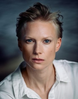 Lise Risom Olsen as Linda