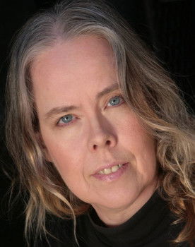 Maria Olsen as Rhonda the Realtor