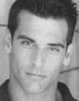 Spero Stamboulis as Sean