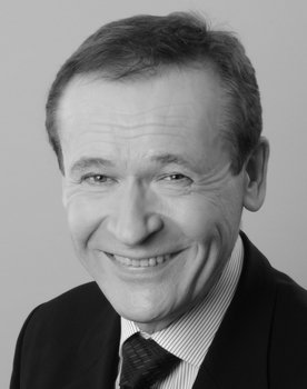 Väino Puura as Train Attendant