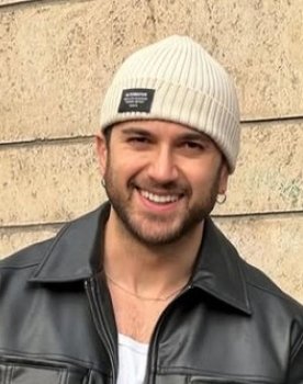 Cihan Albayrak as Selim