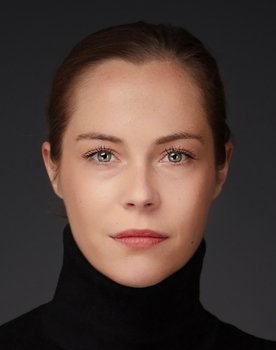 Lea Čok Rajčič as Mateja