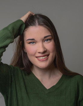 Lucía Sortiz as Amiga 1