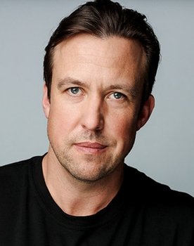 Justin Gordon as Doctor Tennant