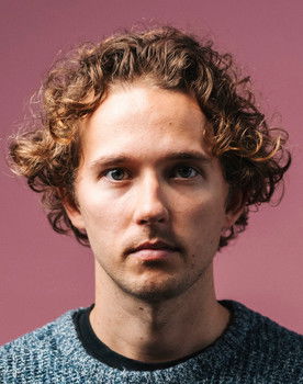 Alvari Stenbäck as Erkki Varoma