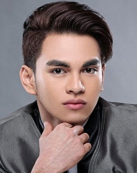 Jiro Custodio as Robbie Laurel