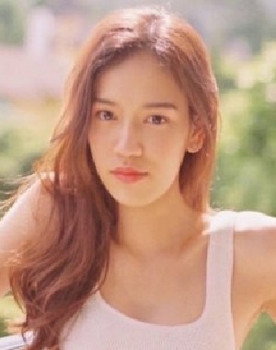 Press Panhathai Sangwanngern as Joy