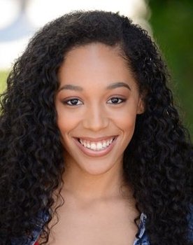 Ty Kruz as Liz
