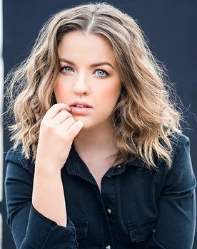 Aislinn Paul as Beth Ellen