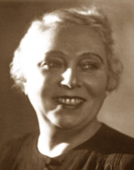 Olga Cherkasova as Варвара Степановна