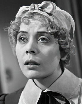 La Houppa as Clara, Regina's chambermaid (uncredited)