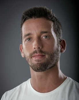 Nuno Martins as Rui