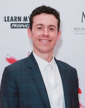 Jonathan Sayer as Dennis / John / Smee