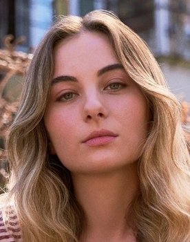 Mina Derman as Melis Kılıç