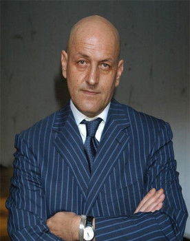 Coto Matamoros as Asesino a sueldo