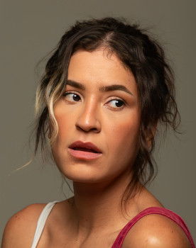 Sharon Félix as Juliana